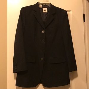 DKNY Women’s black blazer in size 4.